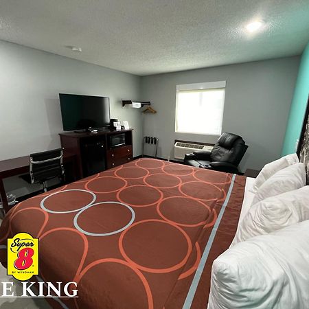 Motel Super 8 By Wyndham Emporia Extérieur photo
