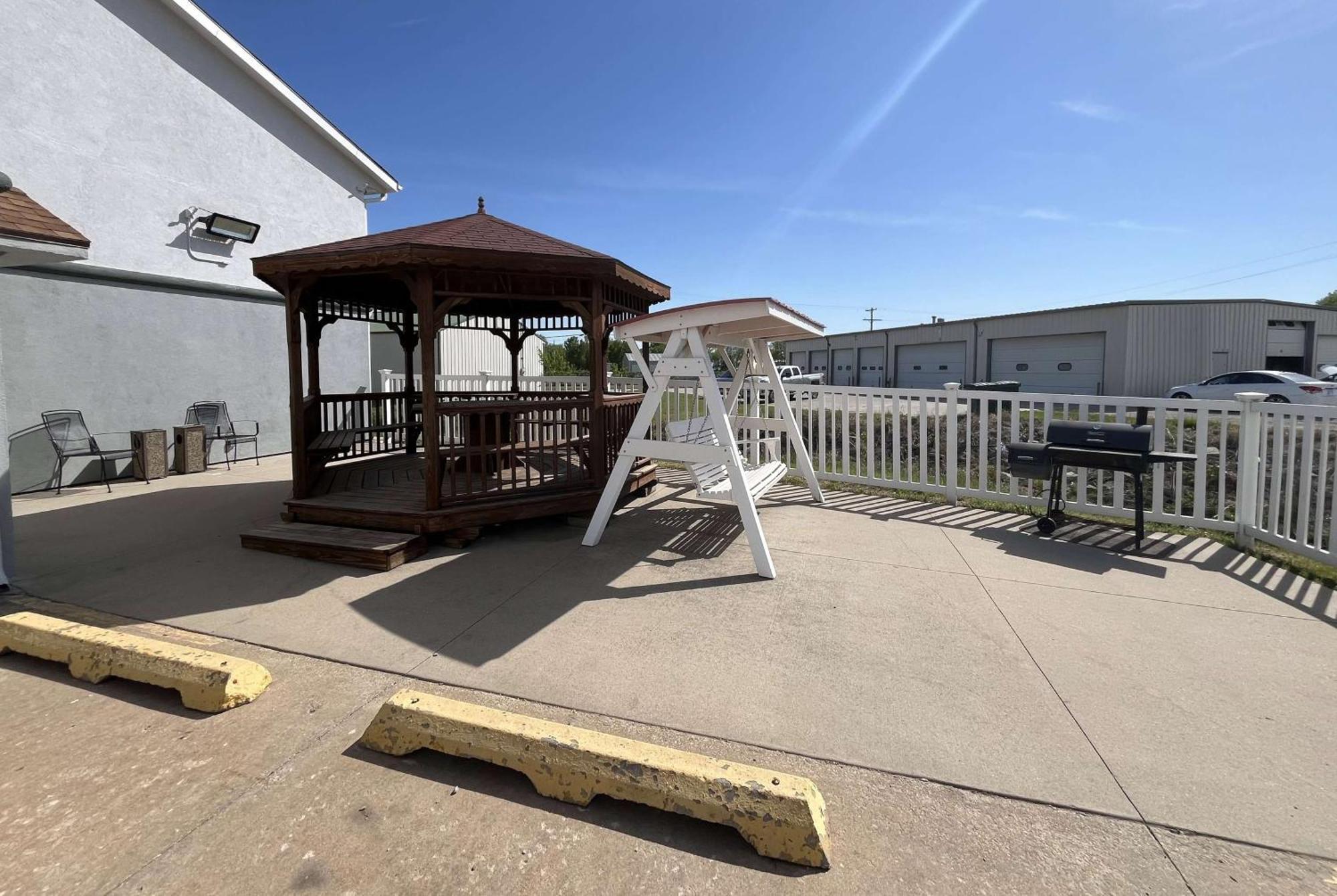 Motel Super 8 By Wyndham Emporia Extérieur photo