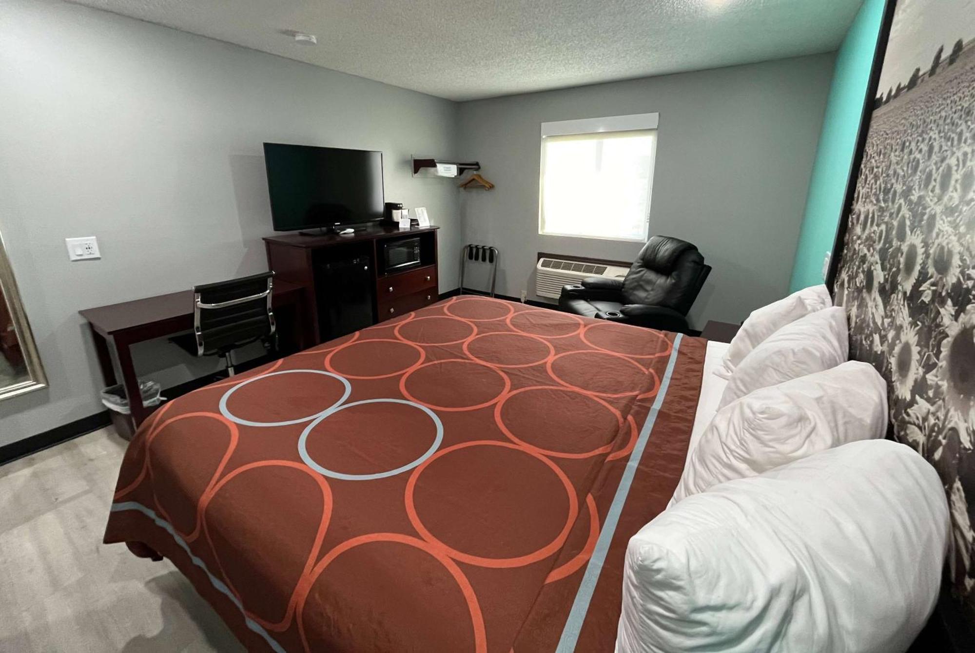 Motel Super 8 By Wyndham Emporia Extérieur photo