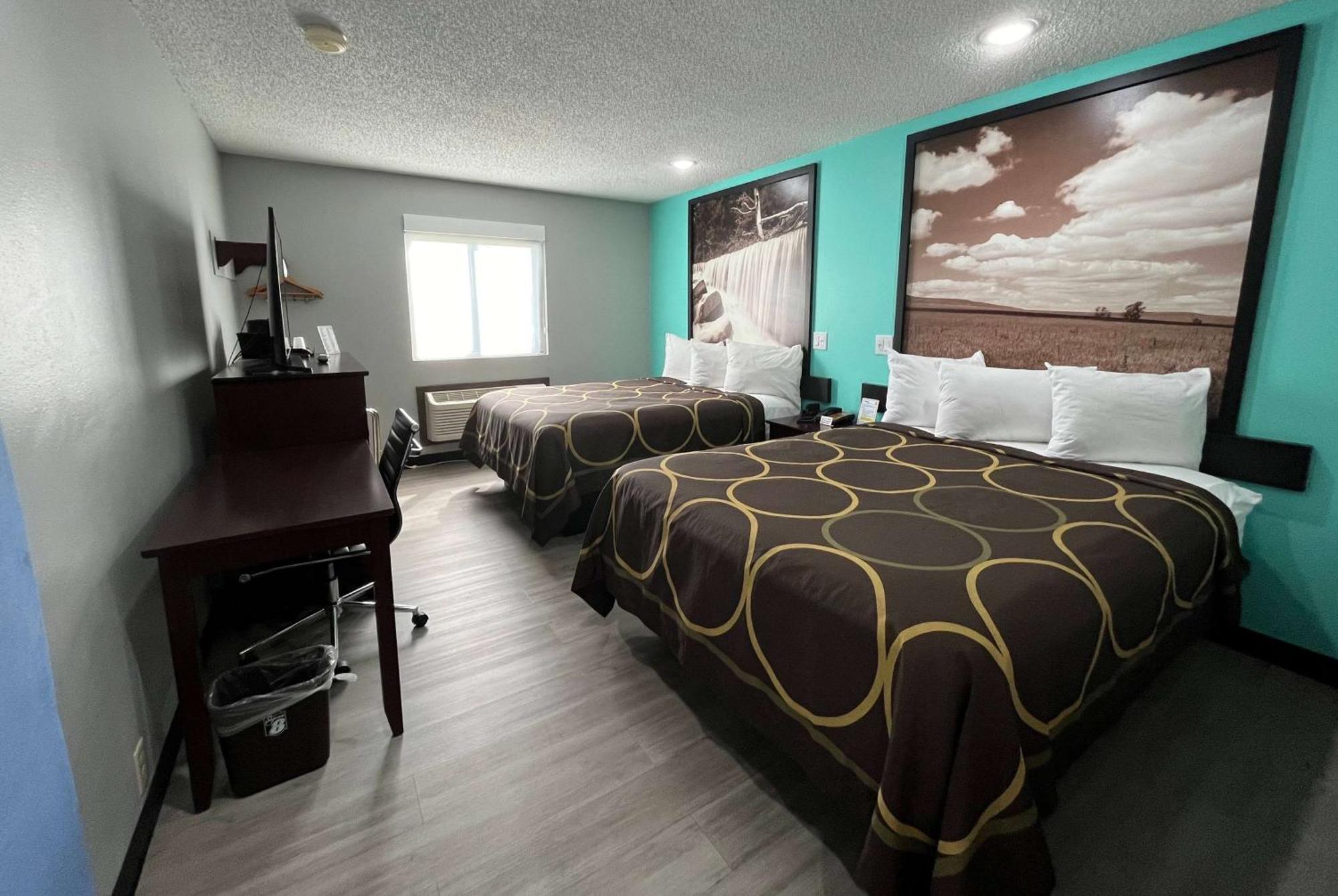 Motel Super 8 By Wyndham Emporia Extérieur photo
