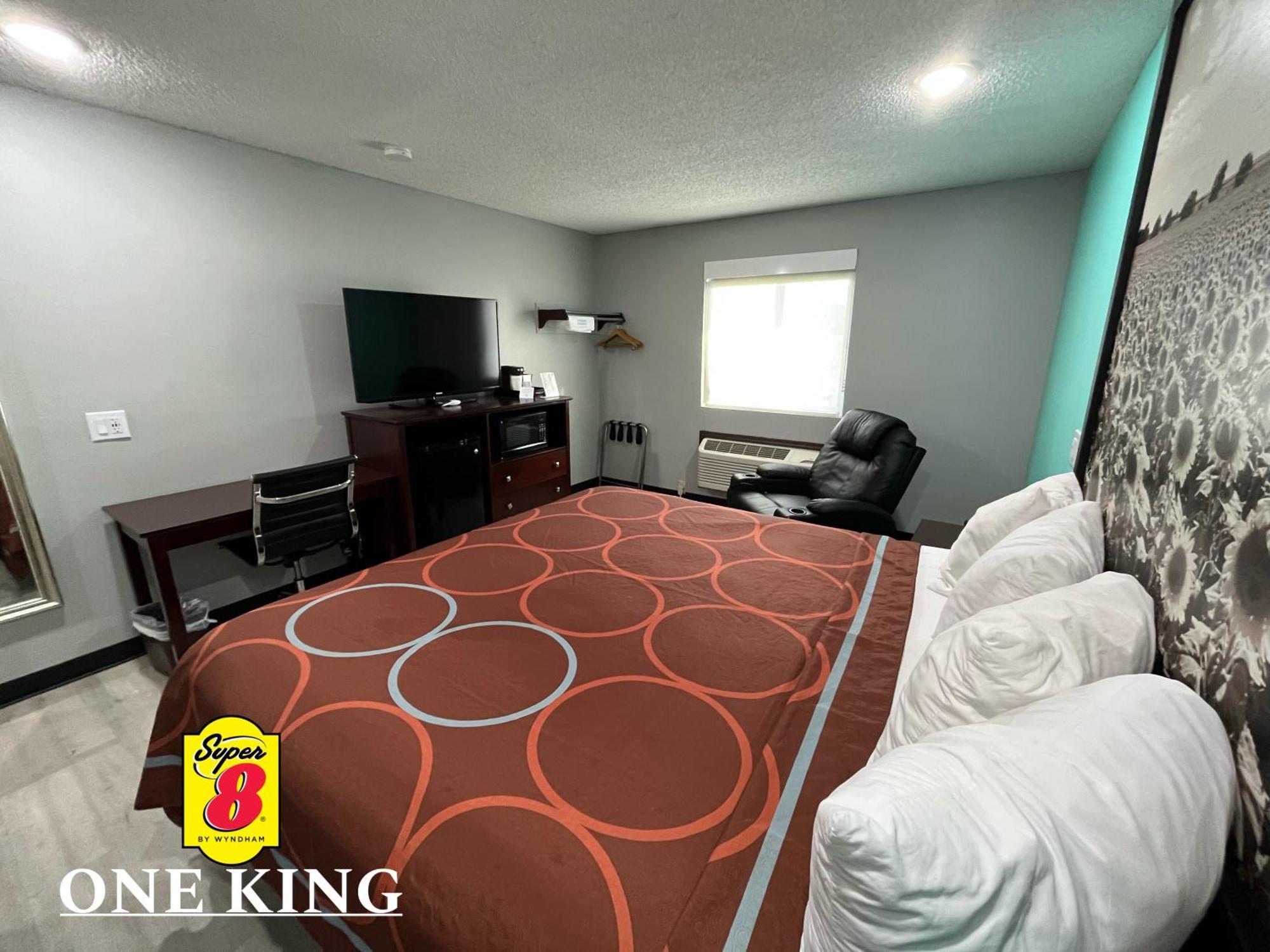 Motel Super 8 By Wyndham Emporia Extérieur photo